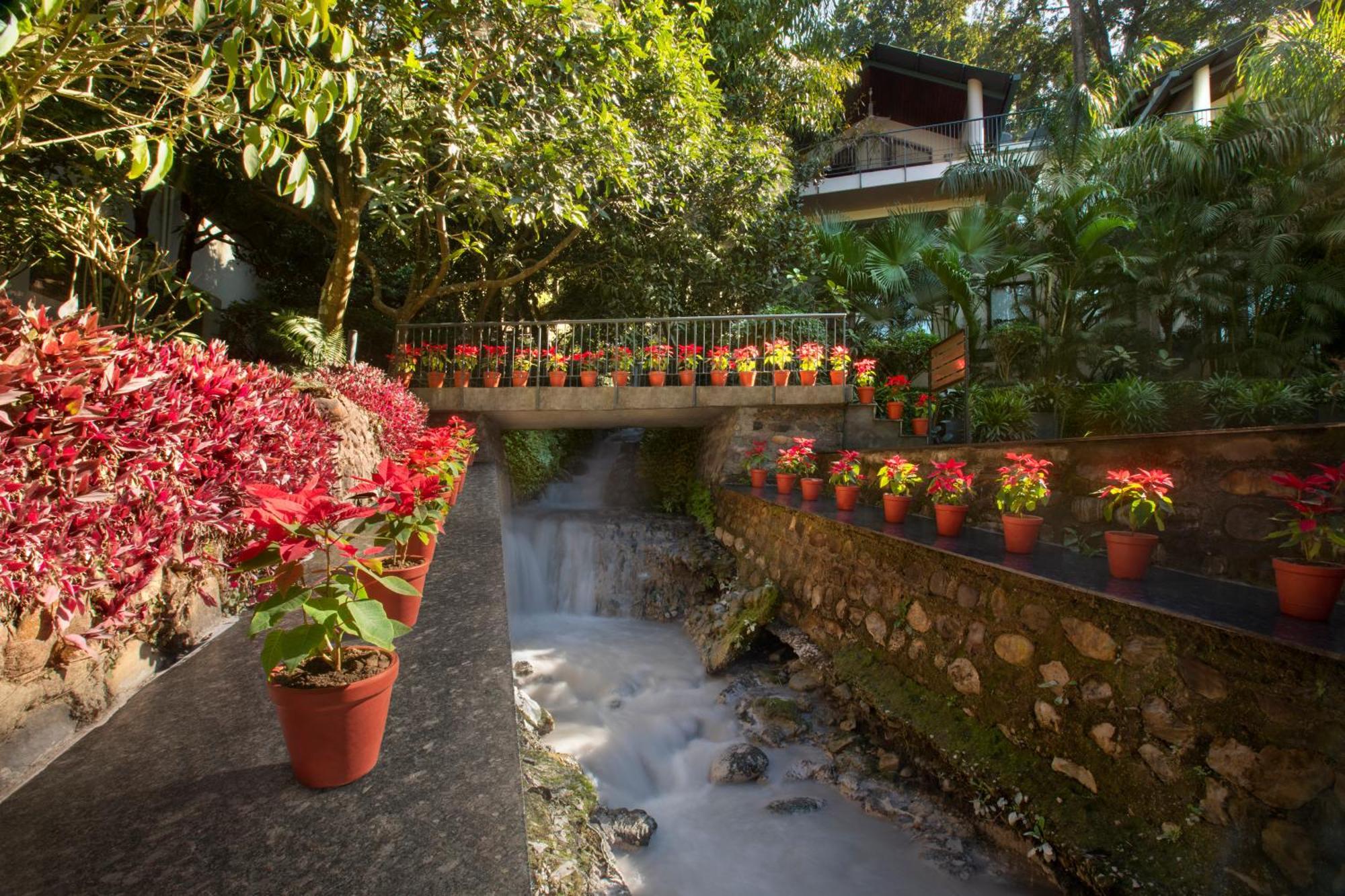 Anand Kashi By The Ganges Rishikesh - Ihcl Seleqtions Hotell Sirasu Eksteriør bilde